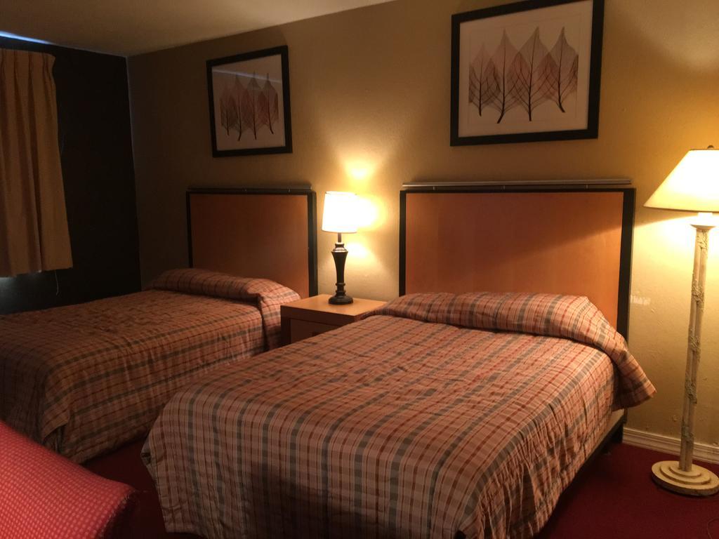 פומפנו ביץ' Executive Economy Lodge מראה חיצוני תמונה
