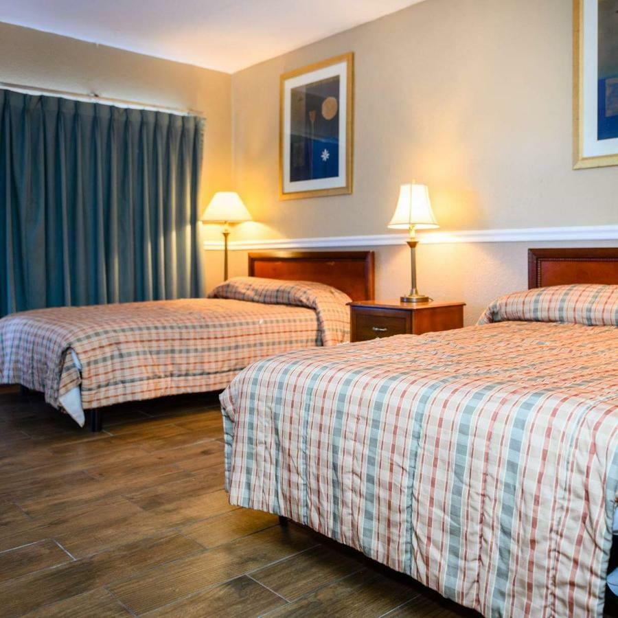 פומפנו ביץ' Executive Economy Lodge מראה חיצוני תמונה